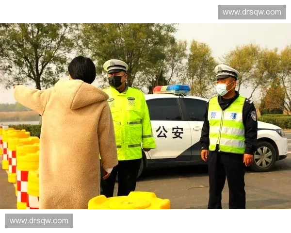 自带口罩的英雄：守护城市安宁的神秘力量与使命